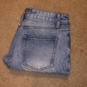Brandy Melville Lightwash straight leg jeans